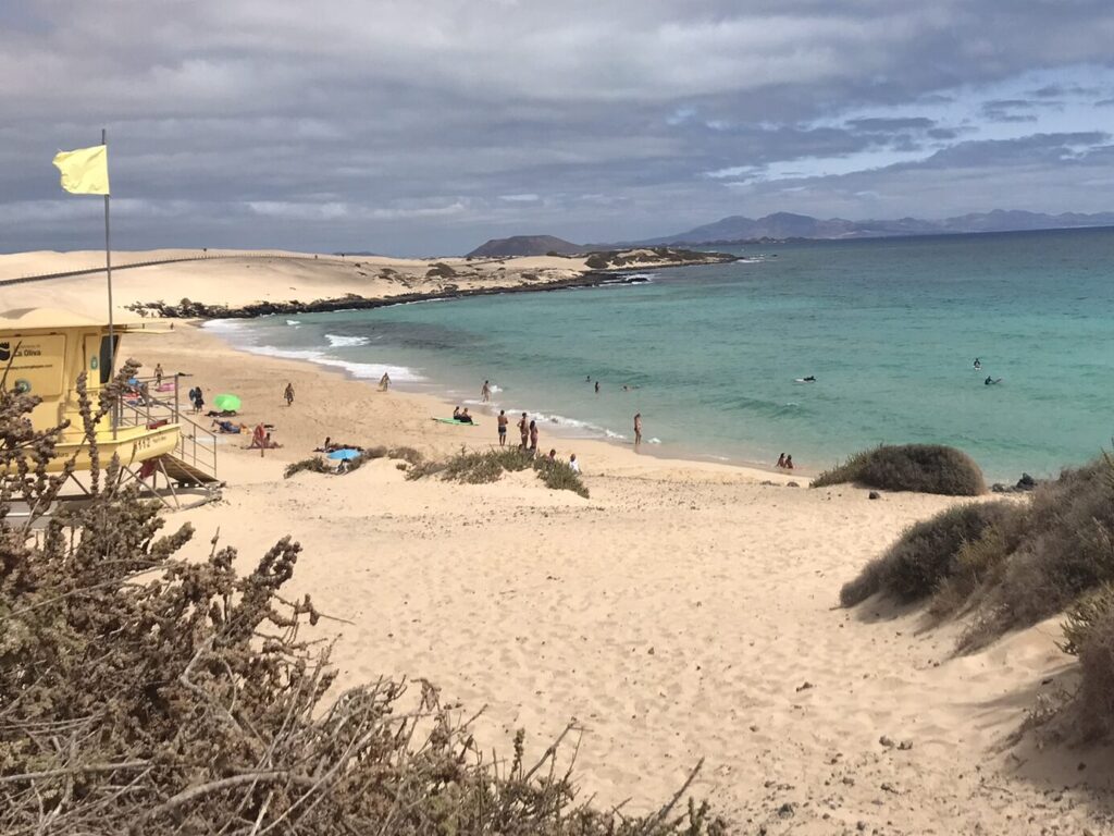 White sandy beach close to Corralejo recommended in the beginner's guide to Fuerteventura
